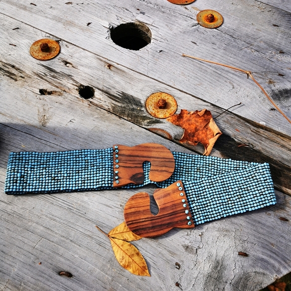 Beaded Turquoise Stretchy Belt with Wooden Hook Clasp Buckle - Picture 6 of 14